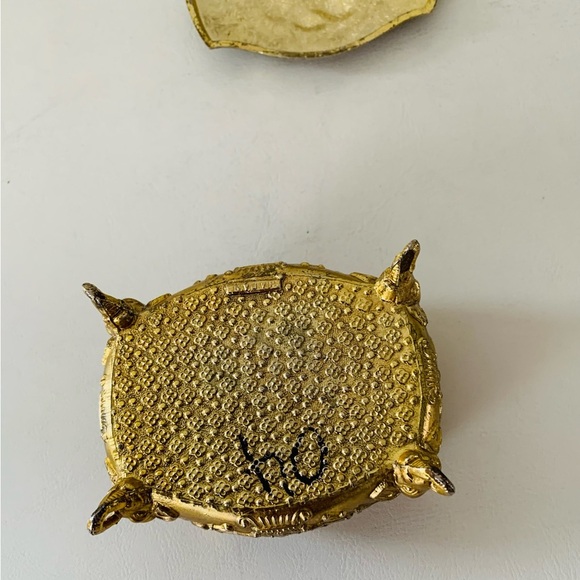 Vintage metal trinket jewelry box - Picture 7 of 12